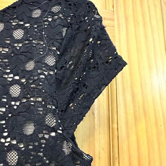 Alya brand women’s size M black lace overlay blouse - Picture 5 of 9